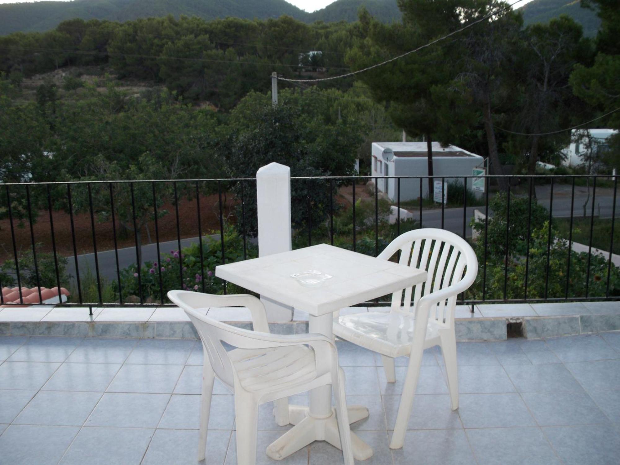 Pension Las Tres Golondrinas Playa DPlaya Des Figueral Exterior foto